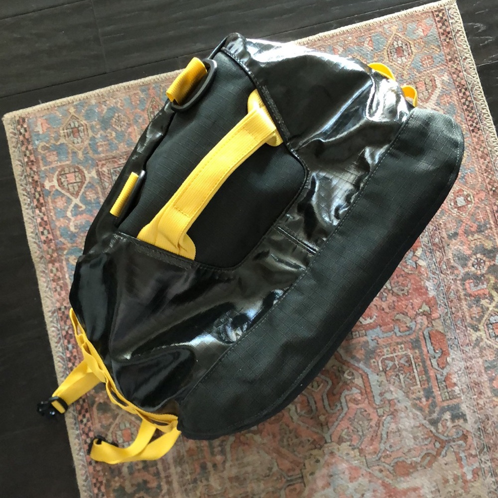 Patagonia Black hole 60L Duffel - Picture 7 of 11